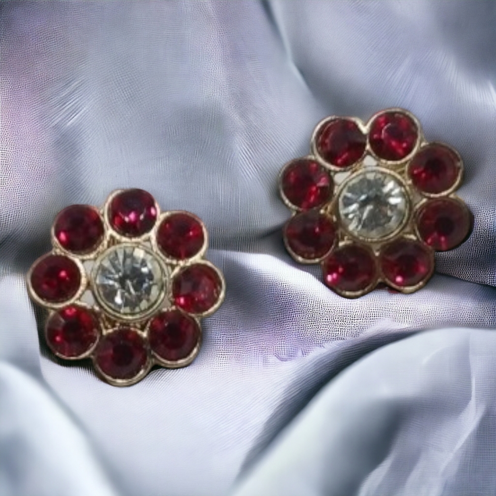 Vintage Red and Clear Rhinestone Flower goldtone clip on earrings, - Picture 2 of 5